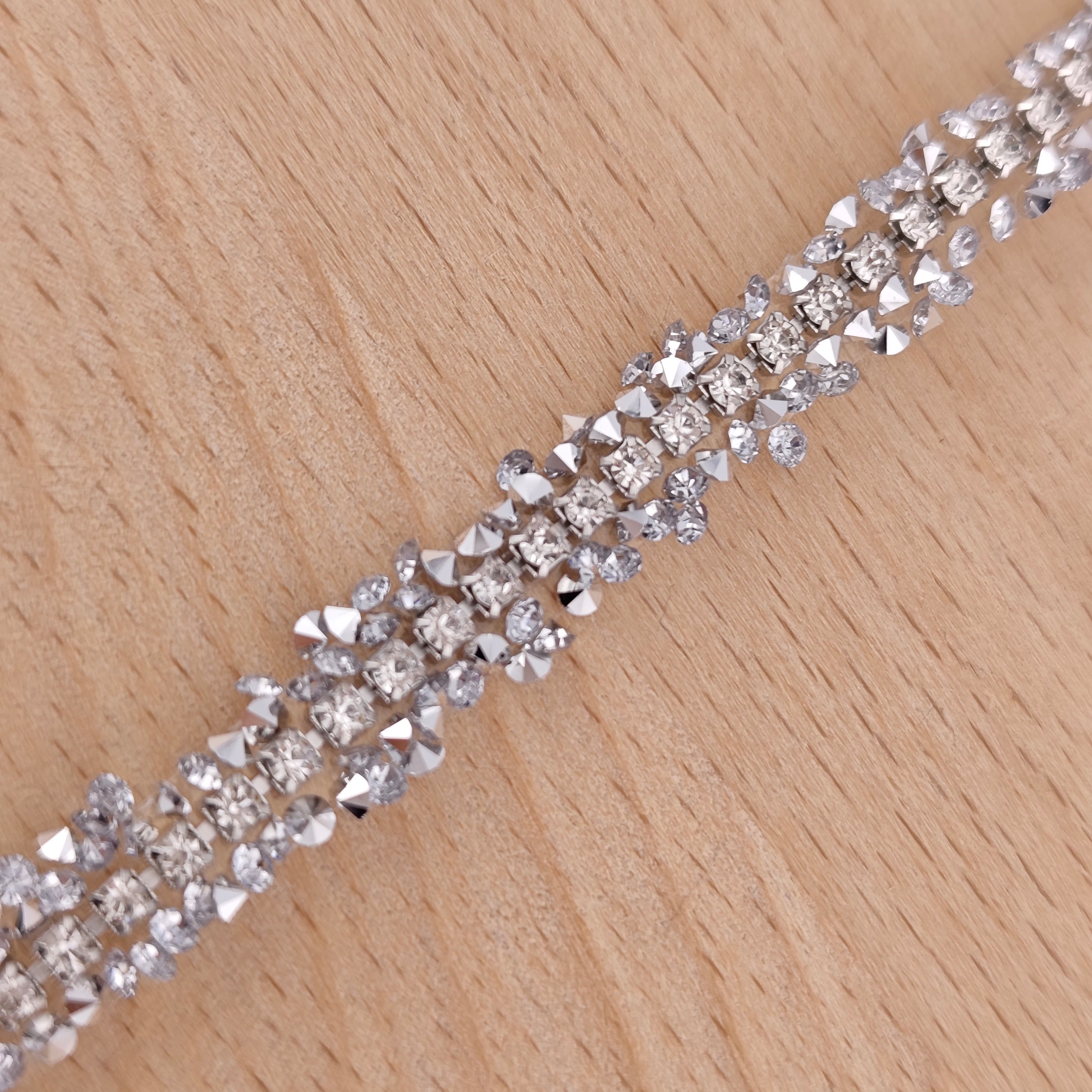 FS2994- 9mm Width, Sugar Diamonds Wraps tapes With Silver Chain In Middle Diamonds Tapes for Making Fancy Beads