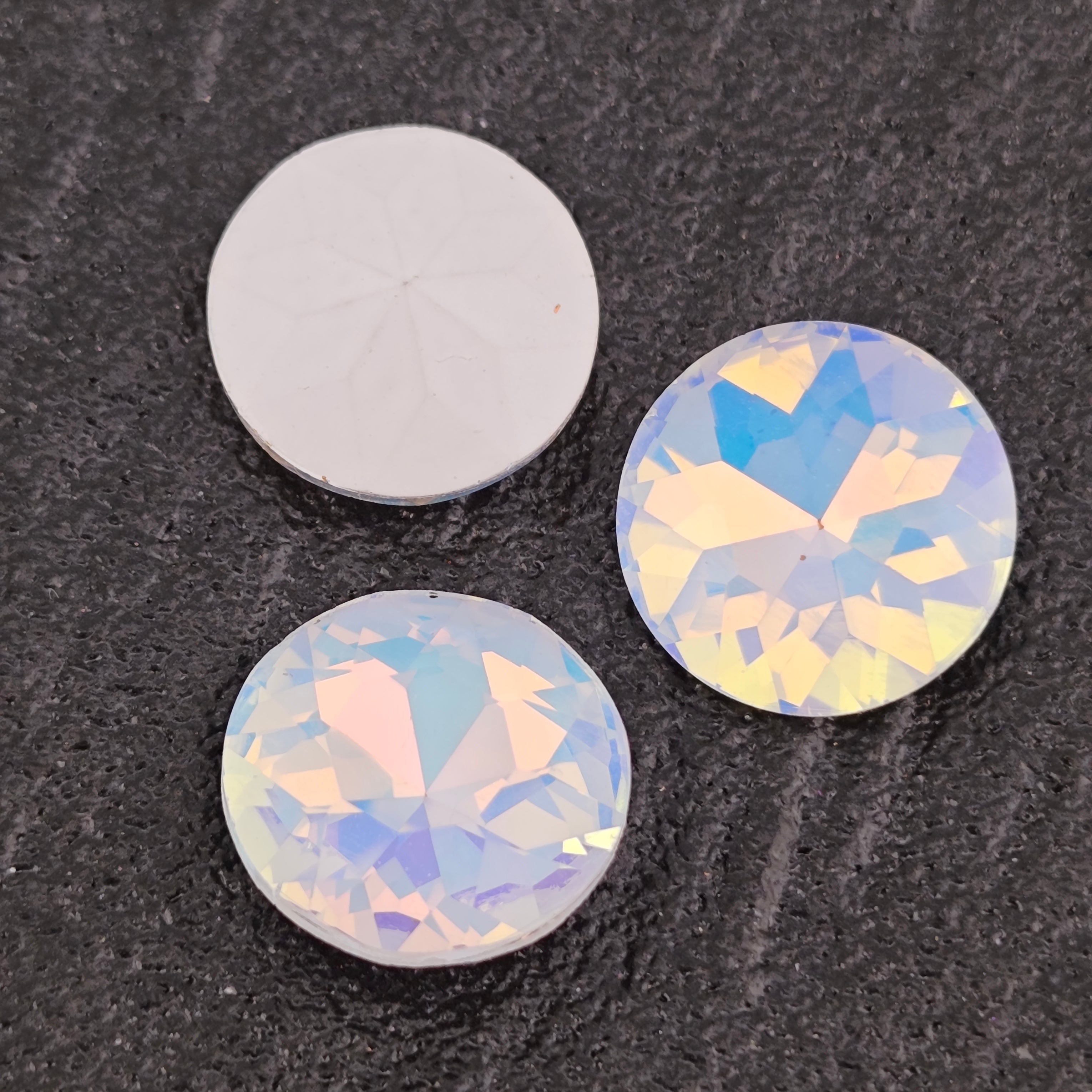 FS1610- 14mm Pointed Bottom Round Crystal Diamonds For Making fancy Beads